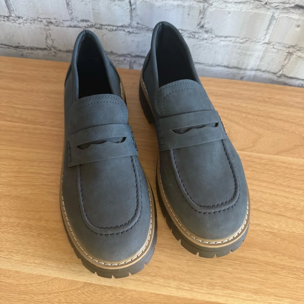 Navy Loafers‎ - Picture 2 of 4